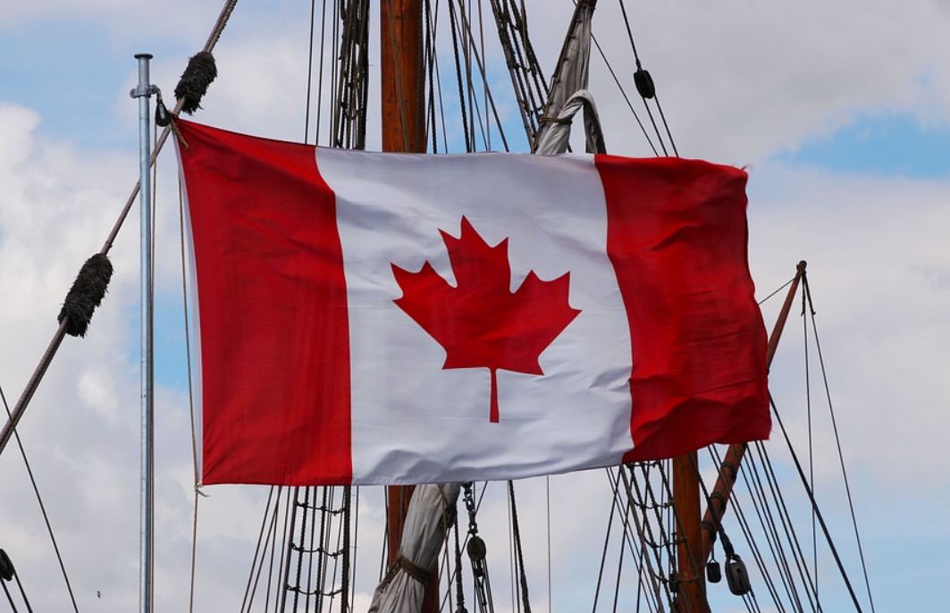 флаг на канада